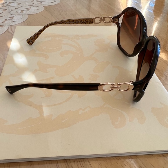 Coach Sunglasses - Picture 5 of 8